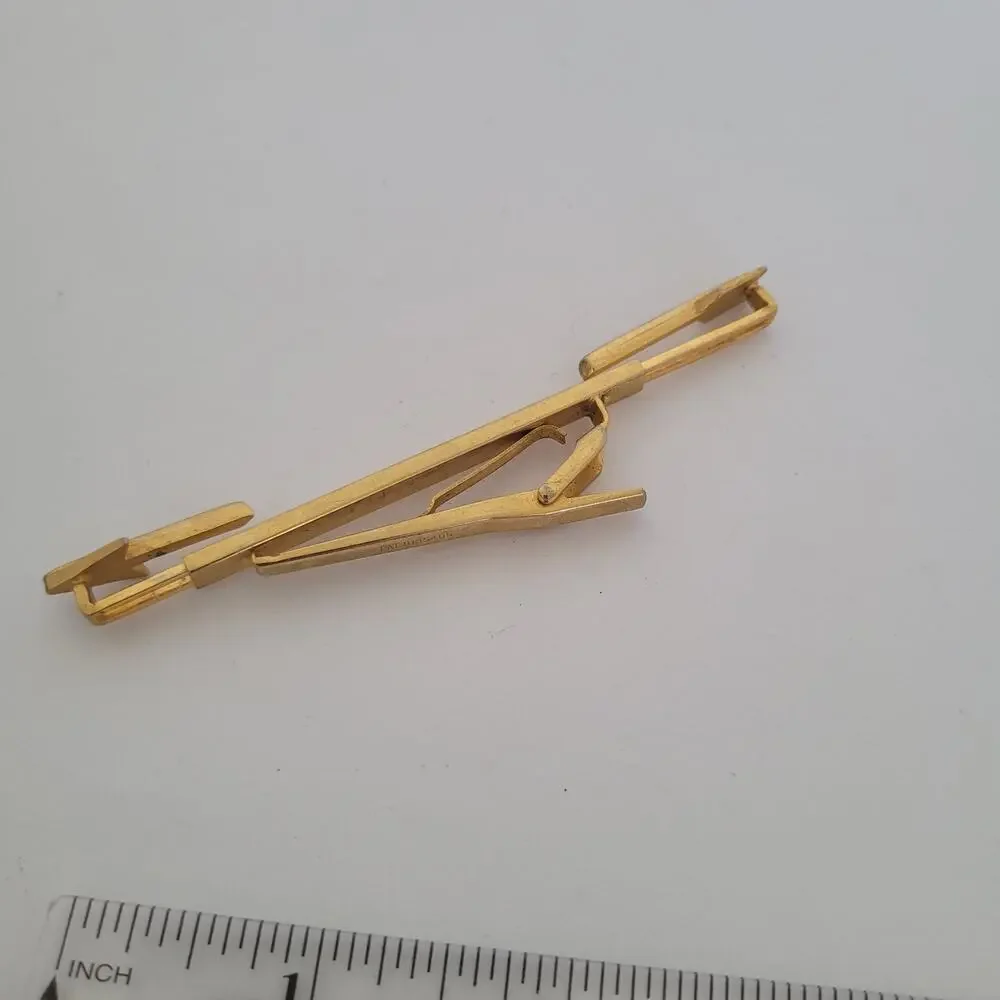 Miss Osaka Gold Plated Tone Tie Bar Expendable‎ Clip Vintage Arrow 70s Retro